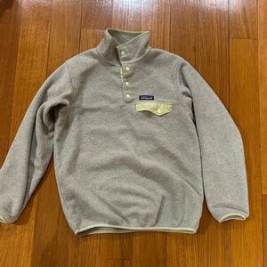 Patagonia Light Gray Fleece Pullover with Pale Yellow Trim